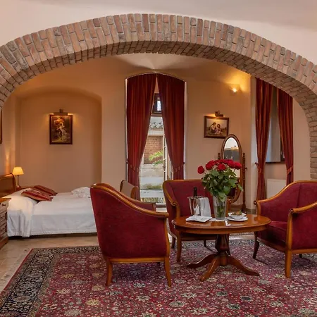 Hotel Zámek štiřín