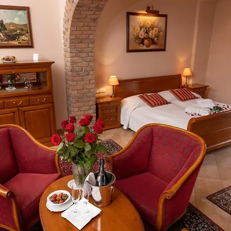 Hotel Zámek štiřín 4*