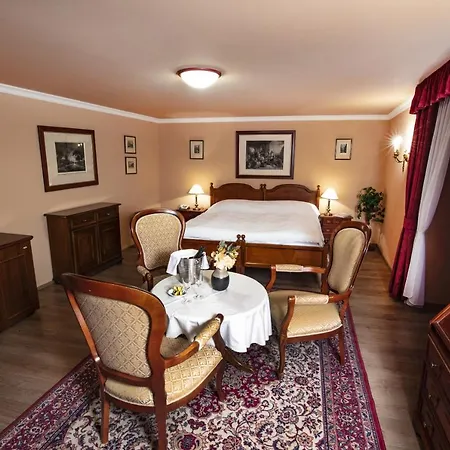 Zámek štiřín 4* Velké Popovice