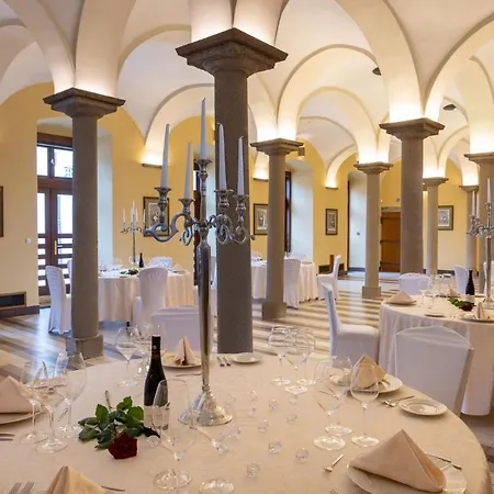 Hotel Zámek štiřín Velké Popovice